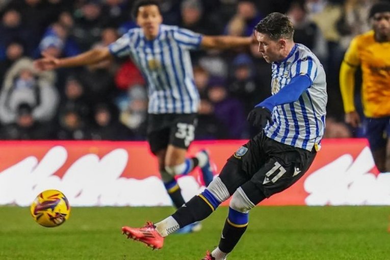 Sjajan pogodak Džoša Vindasa u tri slike (1)