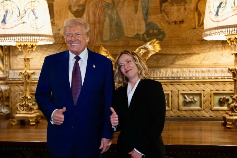 OSLOBOĐENA NOVINARKA: Tri nedelje bila u pritvoru u Iranu, zbog nje su se sastajali čak i Donald Tramp i Đorđa Meloni