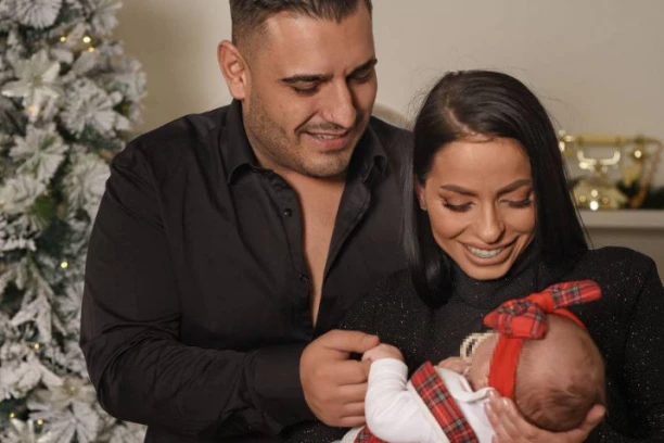 ŠOK! DARKO LAZIĆ I KATARINA ZAROBLJENI NA MALDIVIMA SA ĆERKICOM! Evo šta poznati par radi dok Bliski istok gori! (FOTO)