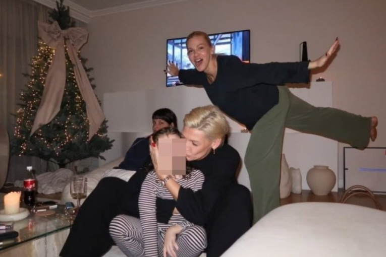 Nataša Bekvalac sa porodicom