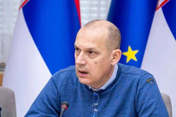 MINISTARSTVO ZDRAVLJA TRAŽI OD LKS DA HITNO POKRENE POSTUPAK ZA ODUZIMANJE LICENCE DR DEJANU PANIĆU: " Osramotio zaposlene, ali i ceo zdravstveni sistem"!