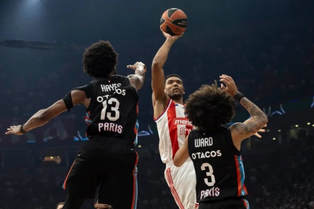 BOLOMBOJ ŠOKIRAN POTEZIMA SAŠE OBRADOVIĆA: Centar Zvezde to nije doživeo u karijeri