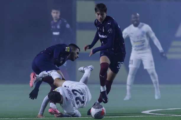 KO KAŽE DA JE PARTIZANOVA ŠKOLA PROPALA: U Zemunelo stigla ponuda Mančester junajteda!