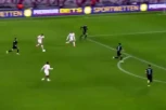 ŠTA URADI ČOVEČE? Gol o kojem će se pripovedati - Slovenac zadivio planetu! (VIDEO)