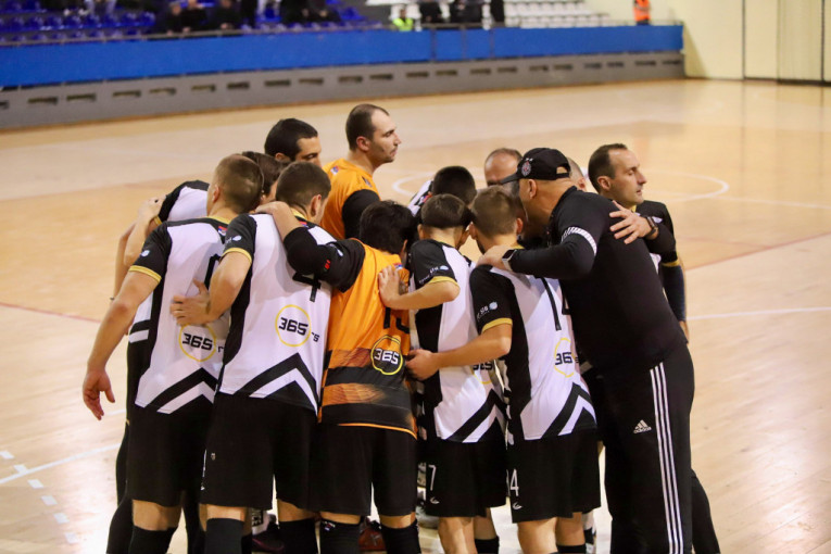 KMF Partizan - KMF Crvena zvezda 2:6 (2:2)