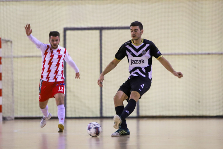 KMF Partizan - KMF Crvena zvezda 2:6 (2:2)