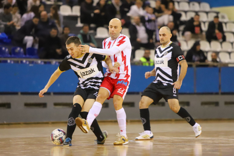 KMF Partizan - KMF Crvena zvezda 2:6 (2:2)