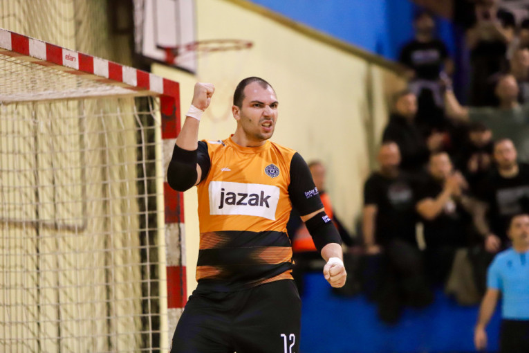 KMF Partizan - KMF Crvena zvezda 2:6 (2:2)