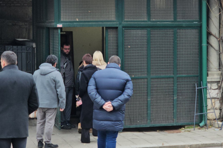 Ćerka Divna na sahrani oca Milorada Milinkovića