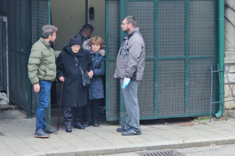 Majka Milorada Milinkovića na sahrani