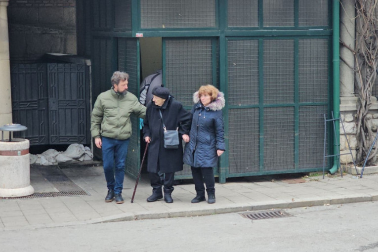 Majka Milorada Milinkovića na sahrani