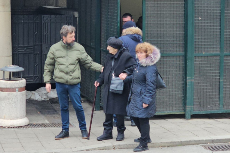 Majka Milorada Milinkovića na sahrani