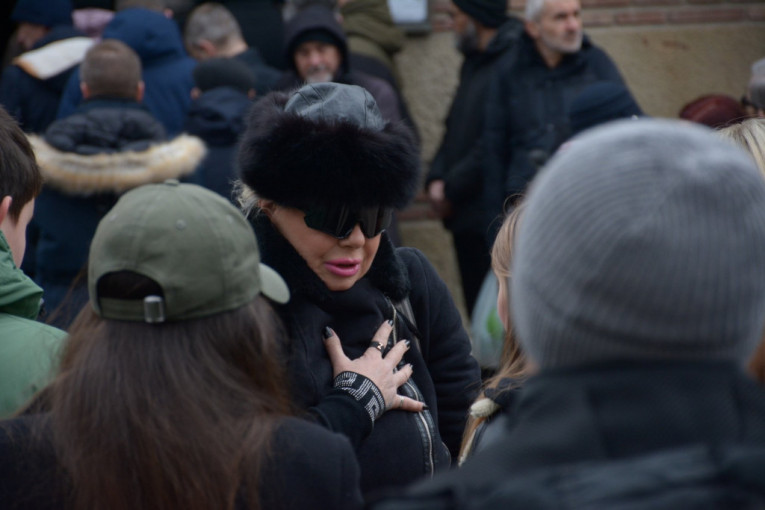 Zorana Pavić na sahrani MIlorada Milinkovića