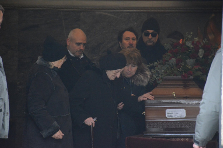 Majka Milorada Milinkovića spustila glavu na sanduk