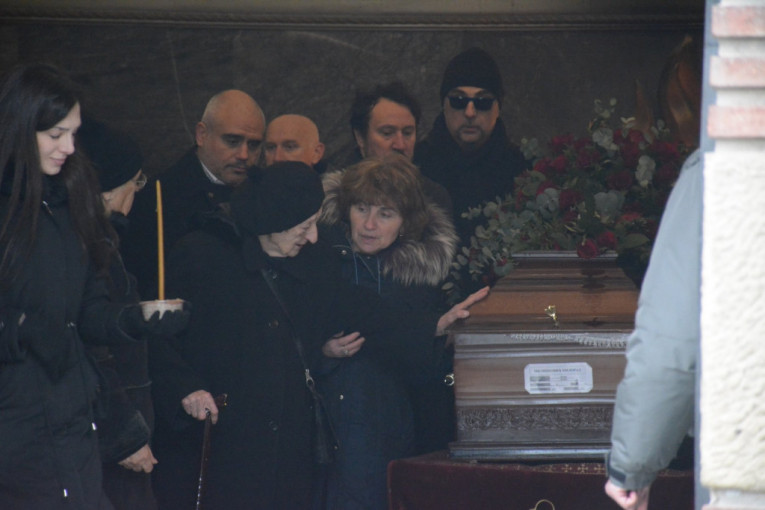 Majka Milorada Milinkovića spustila glavu na sanduk