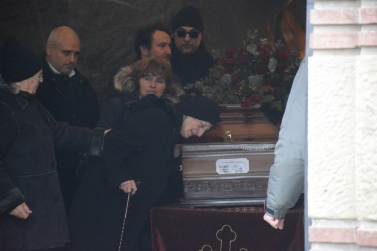 Majka Milorada Milinkovića spustila glavu na sanduk