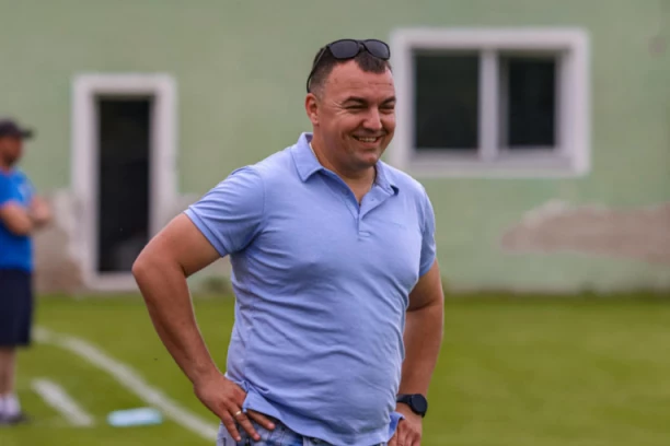 AKTIVISTA SNS IZ ZAJEČARA DAO IZJAVU U POLICIJI: Prete nam klanjem i ubijanjem, dokle će batinaši biti zaštićeni