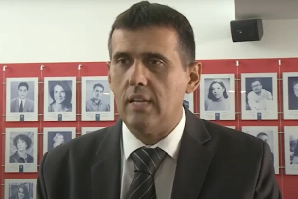 STUDENTI I ZAPOSLENI NA NOVOSADSKOM PMF PROTIV BLOKADE, A OVO JE NJIHOVA PORUKA DEKANU RONČEVIĆU: Niste ispoštovali dogovor s ministrom, tražimo hitan povratak u učionice!