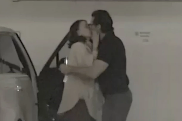 POZNATI GLUMAC UHVAĆEN U AKCIJI SA NOVOM DEVOJKOM NAKON RAZVODA! Kamera ih usnimila na PARKINGU, spopali jedno drugo u javnosti (VIDEO)