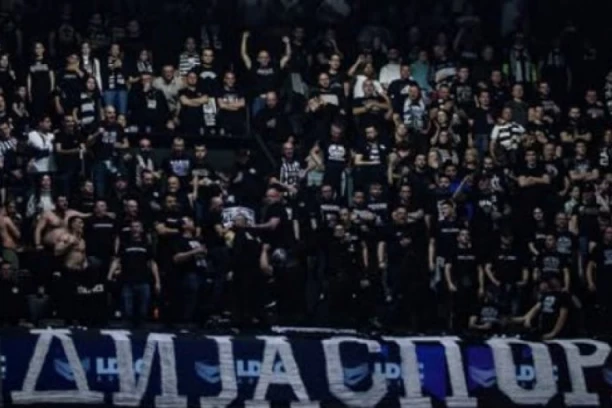 GROBARI NISU BIRALI REČI! Užasno besni navijači nakon bruke Partizana od Mege udarili po njihovim miljenicima: Grupa građana, RIP...