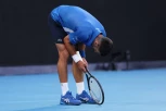 NOVAK MORAO DA NAPUSTI TEREN! Problem u Melburnu za Srbina