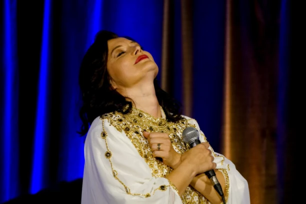 "SARAJLIJE SU RAŠIRENIH RUKU PRIHVATILE MOJE FADOLINKE": Maja Milinković spojila melanholični sevdah sa energijom portugalskog fada