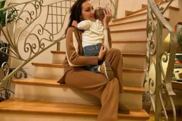 MALI AKI ŽIVOJINOVIĆ IMAO SAMO JEDAN ZAHTEV! Evo šta je saopštio Aleksandri i Filipu PRE ROĐENJA SESTRICE!