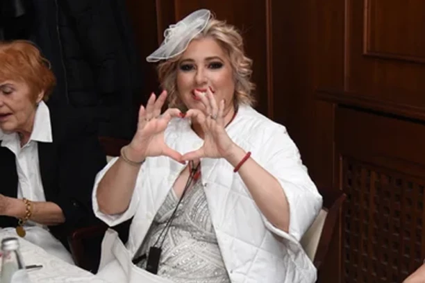 PRVE FOTKE TAJNOG VENČANJA JELENE GOLUBOVIĆ! Evo ko je sve prisustvovao intimnoj proslavi! (GALERIJA)