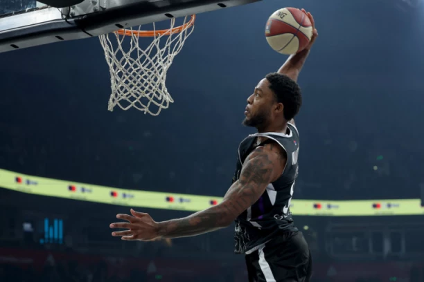 DRAMA JE TRAJALA TRI ČETVRTINE: Partizan ubacio u petu brzinu i počistio "golubove" sa parketa Beogradske arene!