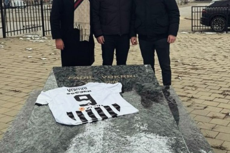 Nekadašnji potpredsednik FK Partizan u Prištini posetio grob Fadilja Vokrija
