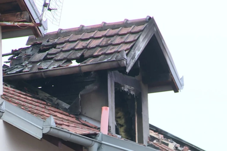 OGLASIO SE MUP O POŽARU U BARAJEVU! Gorelo 150 kvadrata, u buktinji bilo zarobljeno 30 osoba!