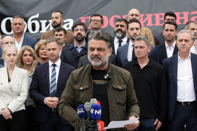 Smiljan Banjac - megafon na protestima opozicije