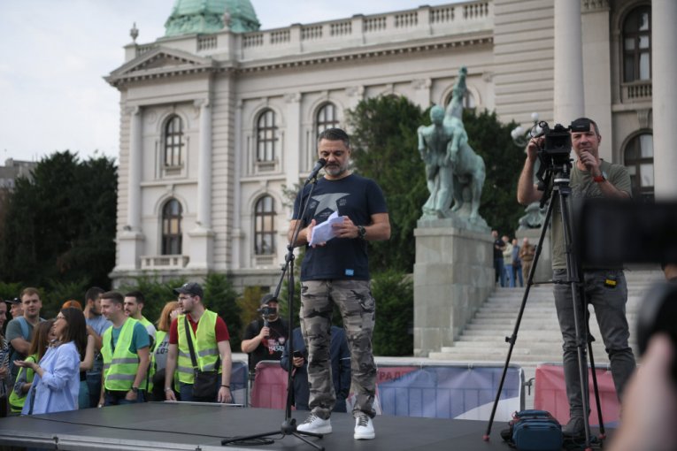 Smiljan Banjac - megafon na protestima opozicije