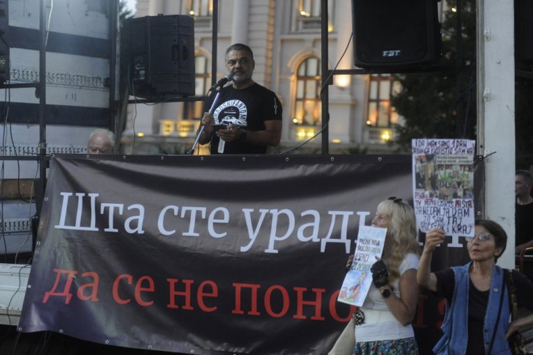 Smiljan Banjac - megafon na protestima opozicije