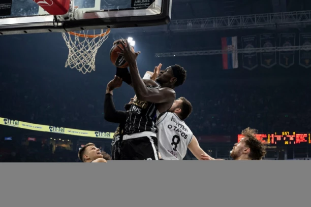 NIŠTA NIJE GOTOVO: Partizan čuva prednost - odluka pada u poslednjih deset minuta!