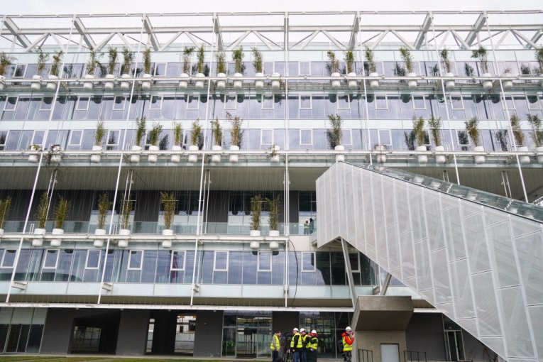 Premijer Vučević obilazi gradilište Ložionice u Beogradu