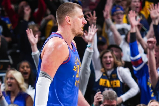 JOKIĆ JE NEZAUSTAVLJIV! OVAKAV TRIPL-DABL SE RETKO VIĐA! Nagetsi savladali Kingse!