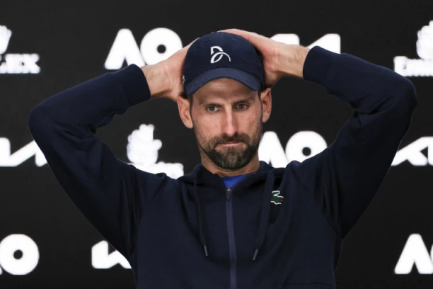 ZANOSNA SOFIJA STALA UZ NOVAKA: Ova lepotica osudila potez publike u Melburnu!