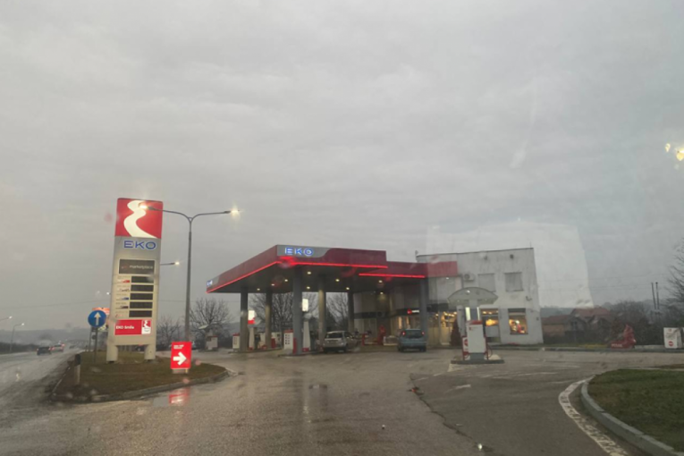 Benzinska pumpa kod Obrenovca