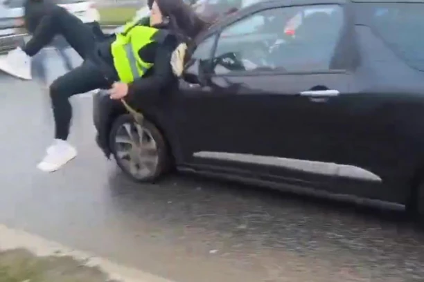 UHAPŠENA ŽENA KOJA JE DANAS U BLOKU 70 OBORILA DEVOJKU! Povređena hitno prevezena u Urgentni centar!