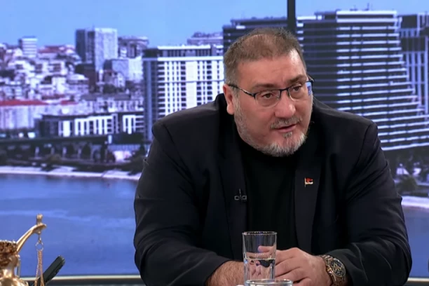 "NEMA DEMOKRATIJE GDE STANUJU MARINIKA I ĐILAS"! Bulatović: "Svaki put, nakon nekog najavljenog nasilja, misle da dolaze na vlast"!