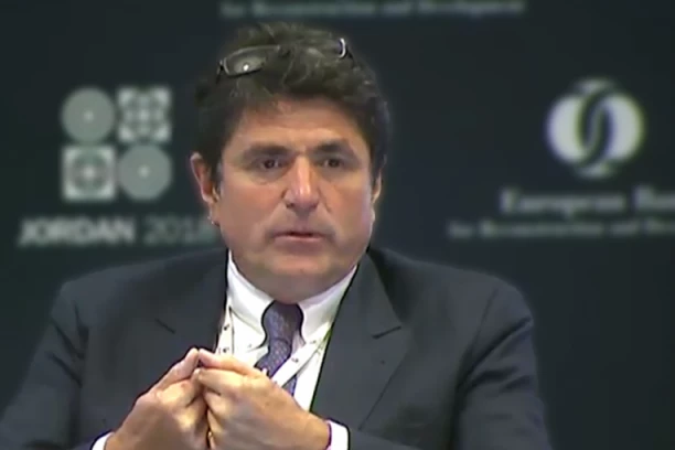 ŠOLAK JEDINI SRBIN KOME POMAŽU HRVATI! Spasavaju mu projekte jer imaju zajednički cilj - rušenje Aleksandra Vučića!