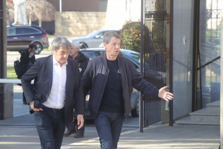 Mnogobrojni su stigli na Novo groblje da se oproste od košarkaške legende