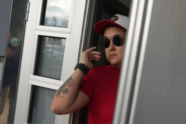 SADA JE SVE JASNO: MARIJA ZBOG NJEGA OSTAJE U AMERICI! Šerifovićeva POPULARNOM PEVAČU javno priznala emocije! (VIDEO)