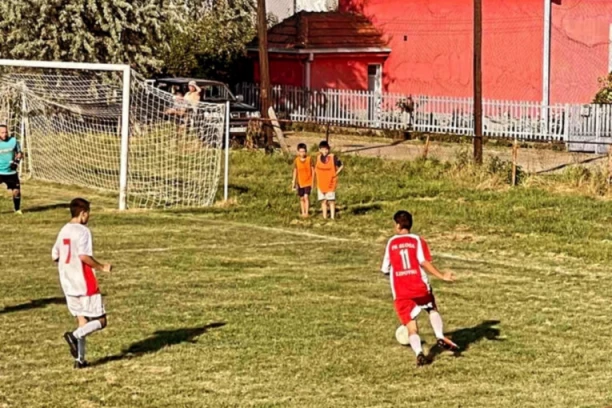 MISLI SE NA BUDUĆNOST KLUBA: Mlad i perspektivan fudbaler je stigao!