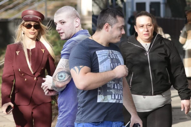 SVEDOCI OTKRILI KAKO SU BELIVUK I MILJKOVIĆ TROŠILI PARE! Kupovali luksuzne automobile i stanove, a oni su im pomagali!