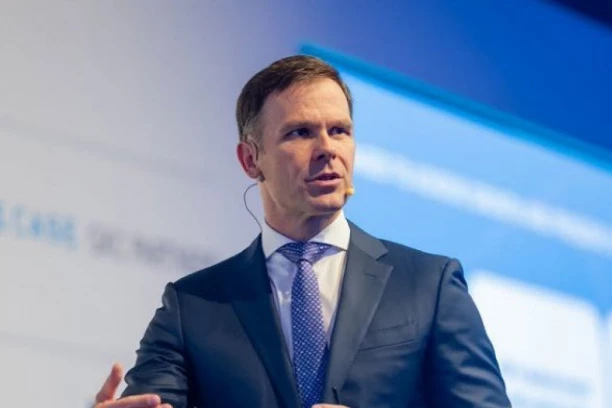 OKO 7.500 MLADIH IMA PRAVO NA ISPLATU Oglasio se Siniša Mali, rok je 18. decembar!