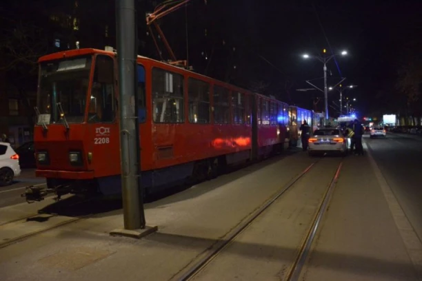 TRAMVAJ IZLETEO IZ ŠINA: Drama u Dušanovoj ulici
