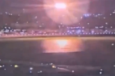 PUKLO JE KAO DA JE ATOMSKA BOMBA! Snimljen zastrašujući sudar na nebu, ovo su poslednje reči pilota pre smrti 67 osoba (VIDEO)