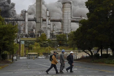 AMERIKANCI DIŽU U VAZDUH RUSKE RAFINERIJE: Šokantno otkriće poznatog lista, evo kako koriste Zelenskog da KAZNE PUTINA